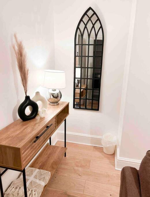 Lovely Two Bedroom Apartment, With Private Garden! Torquay Εξωτερικό φωτογραφία